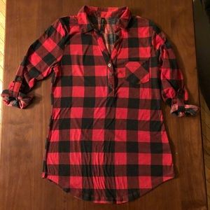 🌟 3 for $10 Black/Red adjustable 3/4 sleeve shirt